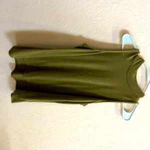 Sleeveless turtleneck top